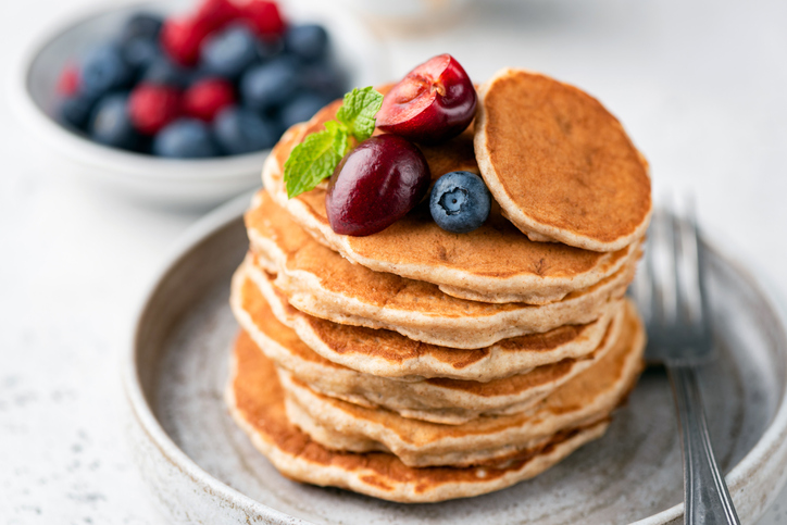 Hot cakes de avena y plátano Recetas desayunos saludables