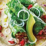 tacos de salpicón en hoja de lechuga