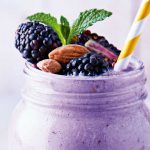 smoothie-de-zarzamora-con-leche-de-almendras