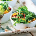 ensalada de pollo con mango