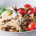Espagueti con champiñones y jitomate