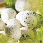 uvas cubiertas con crema de menta