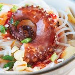 Pasta de arroz con pulpo asado sin gluten
