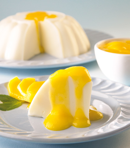 Gelatina blanca con coulis de mango