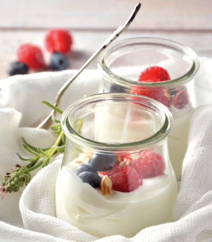 Parfaits de yogur con frutos rojos