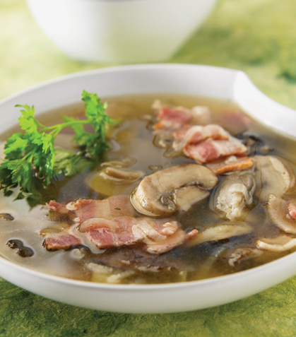 Sopa de hongos con tocino