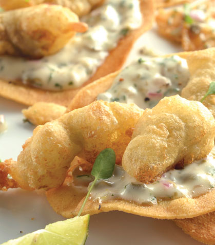 Tostada de ostiones tempura con salsa tártara