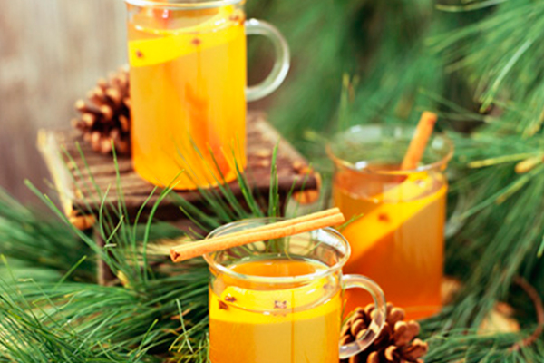 Bebidas calientes: ponche de té de limón