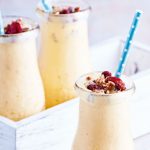 Smoothie de mango con granola