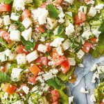 Tlayuda con guacamole y jícama