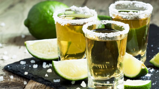 12 Benefícios de tomar tequila