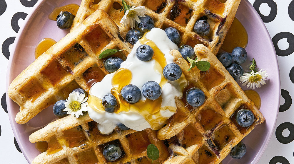Waffles integrales con mora azul