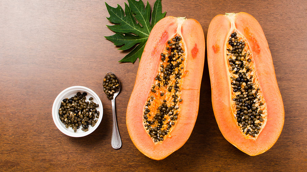 Agua con limon y semillas de papaya