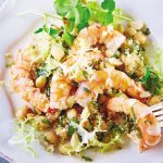 Ensalada de quinoa con camarón y garbanzo