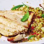 Filete de pescado con quinoa y verduras
