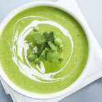 Sopa fría de chícharo y menta