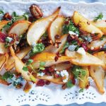 Ensalada de pera rostizada y queso roquefort
