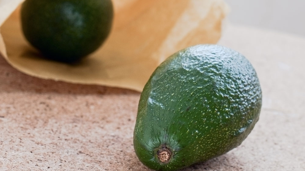 Como madurar un aguacate ya cortado