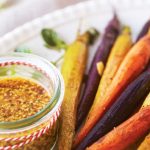 zanahorias rostizadas con salsa de mostaza