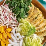 Ensalada de pollo con mango