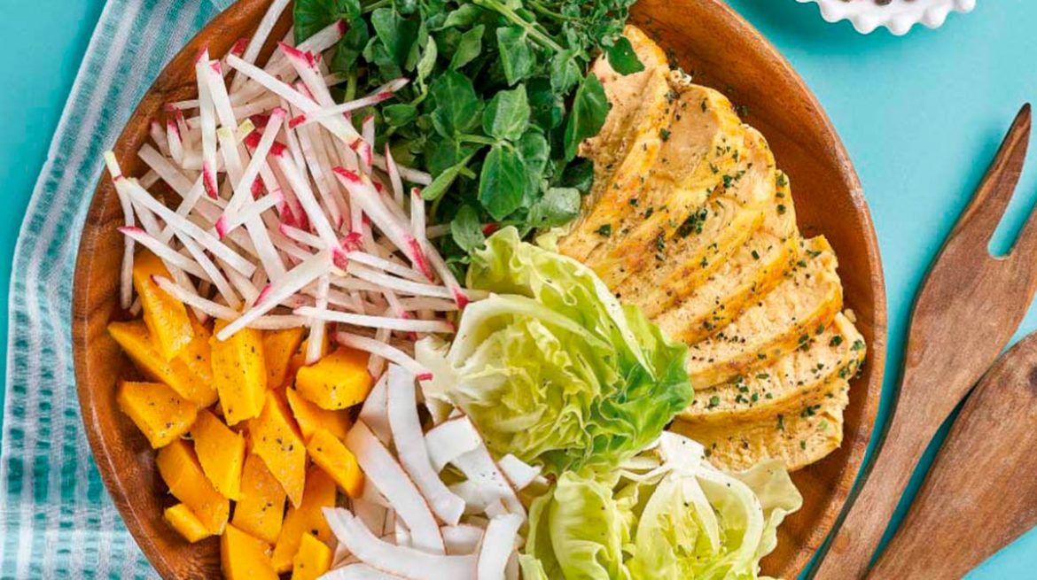 Ensalada de pollo saludable