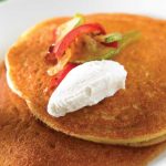 Hot cakes de requesón con verduras