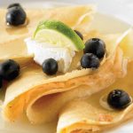 Crepas de queso con salsa de limón