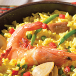 Prepara una paella valenciana tradicional