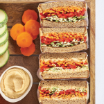 Delicioso y nutritivo sándwich arcoiris