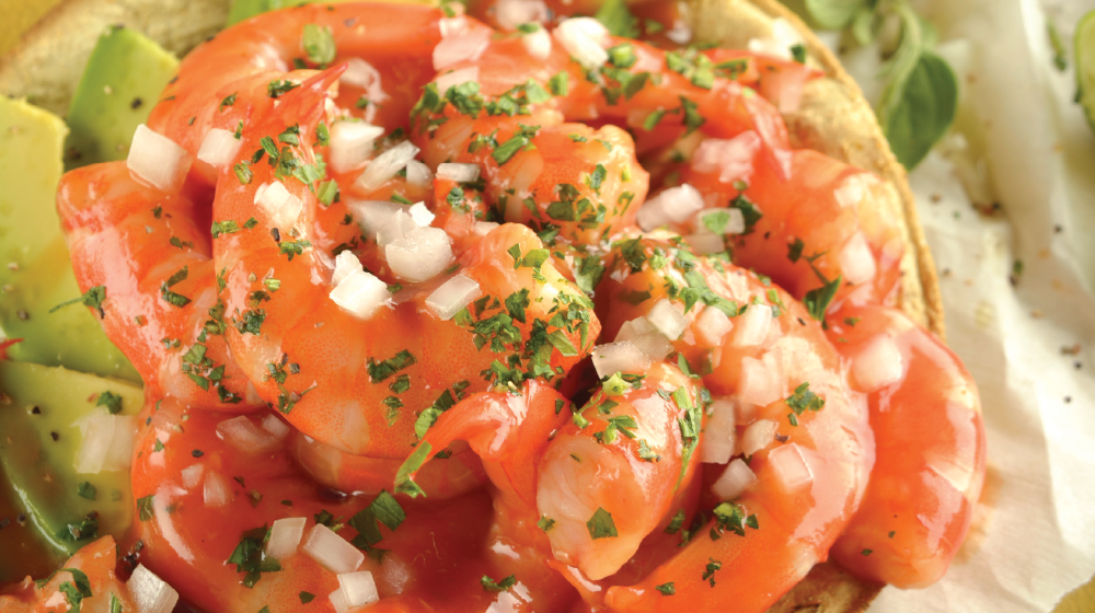 Prueba estas tradicionales y deliciosas tostadas de camarón