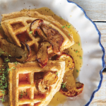 Waffle vegano con hongos para tu desayuno
