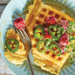 Deliciosos waffles con frambuesa y chile