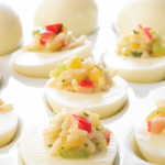 Claras de huevo acompañadas de arroz con surimi