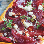 Pizza de hojaldre con betabel