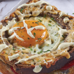 Sándwich gratinado con huevo
