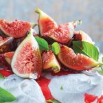 Pavlova con higo y frambuesas