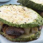 Sándwich de calabacita y champiñones al balsámico