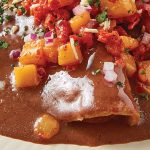 Enfrijoladas con chorizo y papas