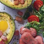 aguacate relleno de huevo