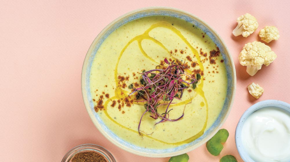 Sopa de coliflor con curry