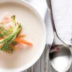 sopa de yogur con salmón