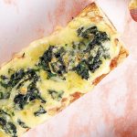 molletes de espinaca con crema