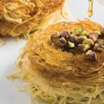 nidos de pasta con miel y pistache