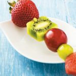 Cómo hacer brochetas de fruta fáciles y deliciosa