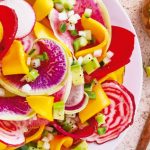 Ensalada de betabel con mango y aguacate