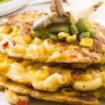 tortitas de macarrones con elote, setas y pimientos