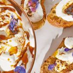 Receta de jocoque en dip con flores y chile