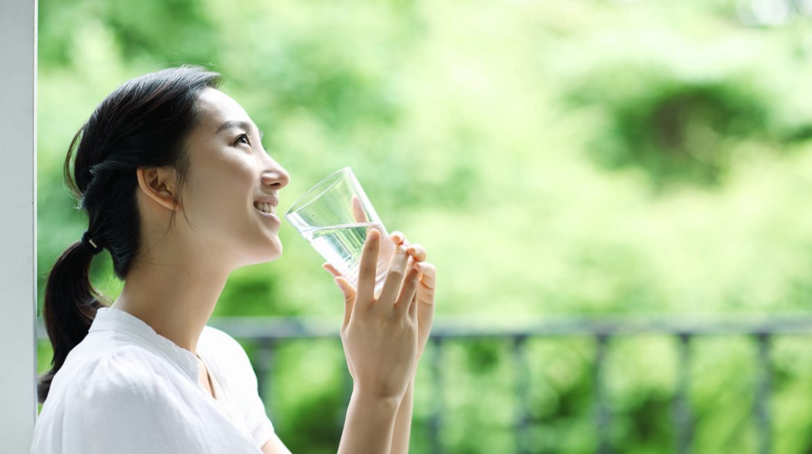 Tomar Agua En Ayunas Todos Los Días: Conoce Sus Beneficios