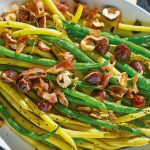 Ejotes salteados con avellana y tocino