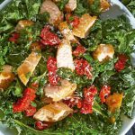 Ensalada de pollo receta con kale y jitomate